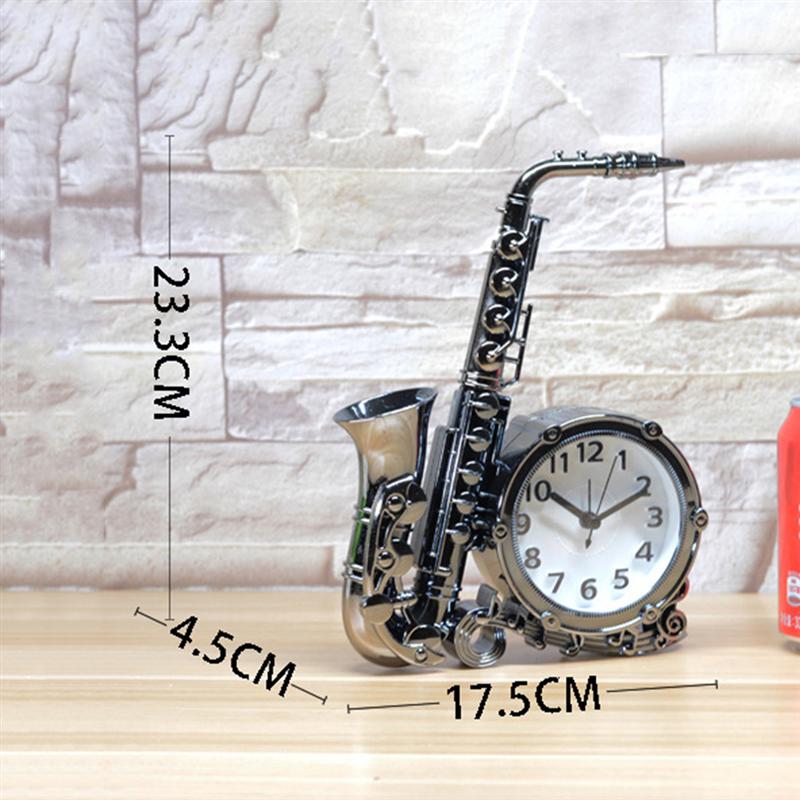 שעון בעיצוב מדליק של סקסופון azamra